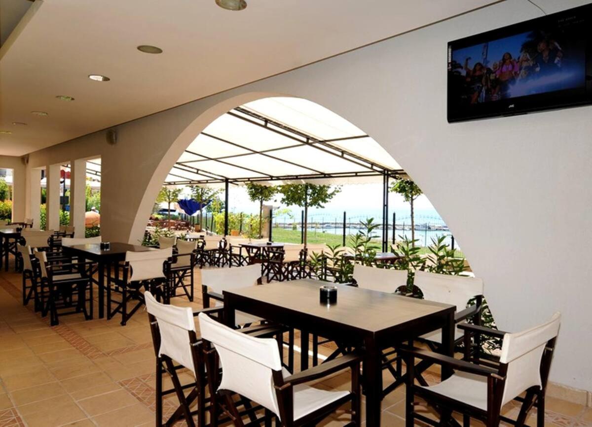 Quiet, Relax And Sand Beach Place With 4Star Service Aheloj Kültér fotó
